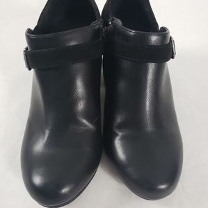 Black American eagle ankle booties